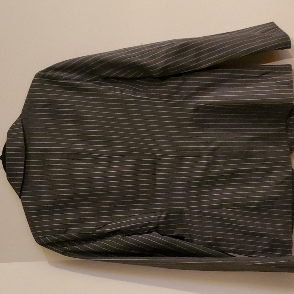 NWT Romeo & Juliet Couture Size M Grey Pinstripe Blazer *small factory flaw* - Picture 2 of 15